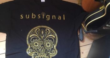"La Muerta"-Bandshirt von Subsignal