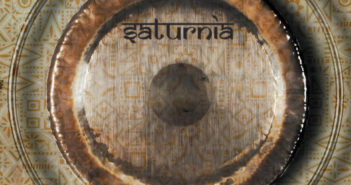 Saturnia – The Glitter Odd Saturnia - The Glitter Odd (Sulatron,/Broken Silence, 2001, 23.06.2023) COVER