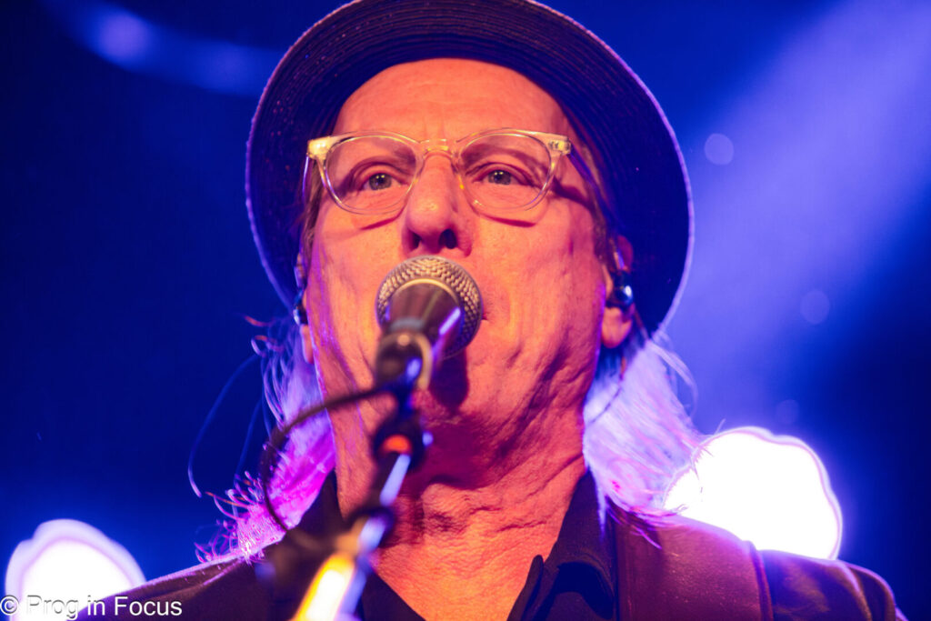 Jerry Harrison & Adrian Belew, 22.03.25, Lëtzebuerg (LU), Den Atelier