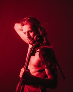 Raphael Weinroth-Browne - Lifeblood (Eigenveröffentlichung; 03.10.2025)